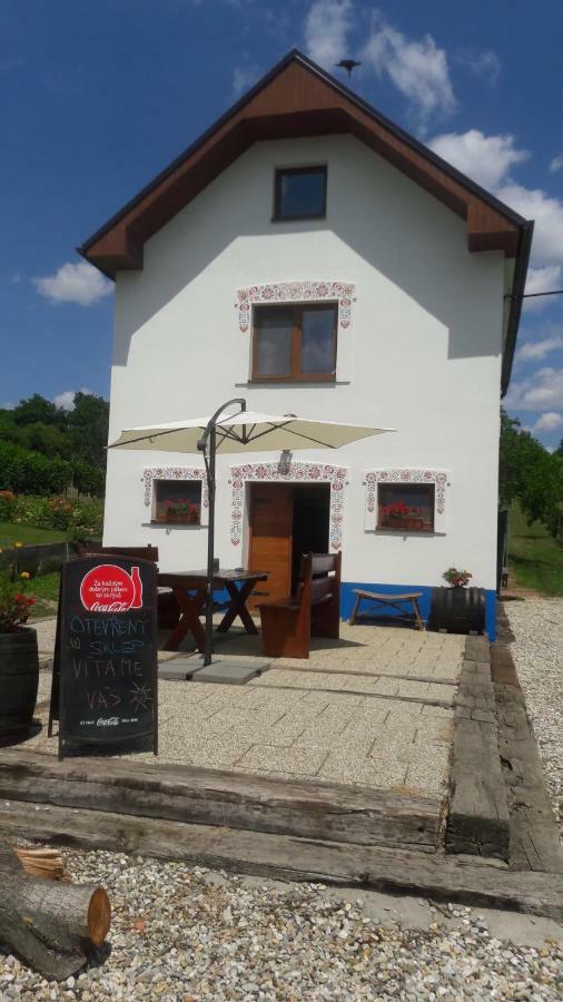 Vinny Sklep U Mna Mutěnice Buitenkant foto